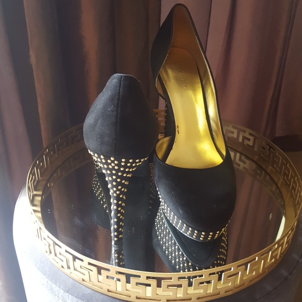 Shoes - Picture 3 of 4